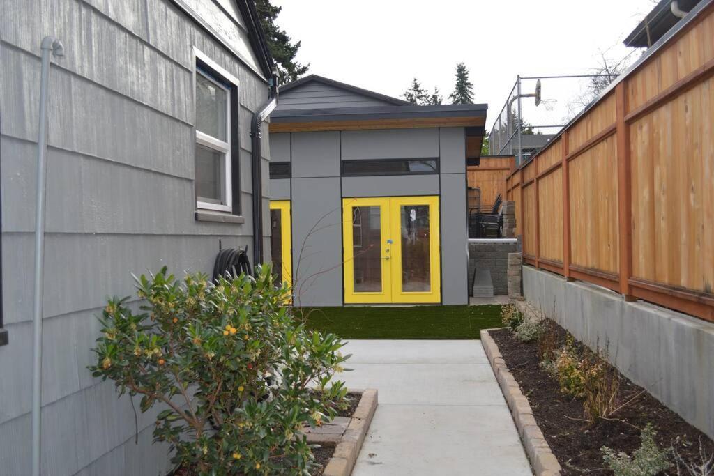 Cozy Crown Hill Carkeek Cottage W/3 Beds, Full Kitchen & Backyard In North 西雅图 外观 照片